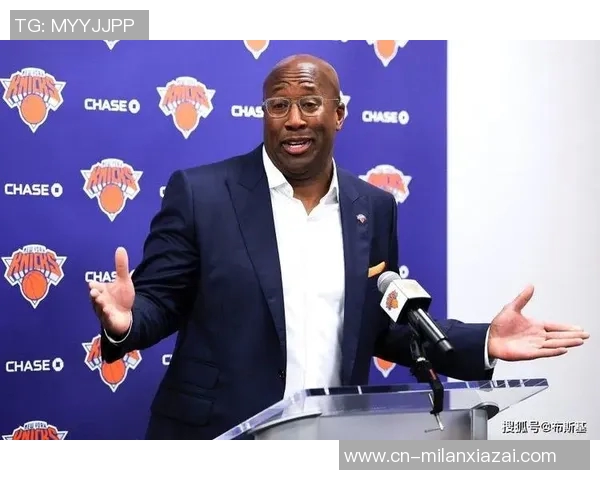 迈克布朗在勇士拓展进攻理念但坚实防守基础依然不可或缺 迈克布朗在勇士拓展进攻理念但坚实防守基础依然不可或缺